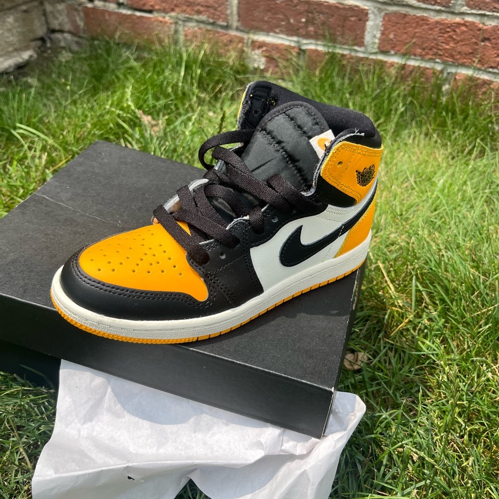 Jordan 1 Retro High OG
Little Kids' Shoes